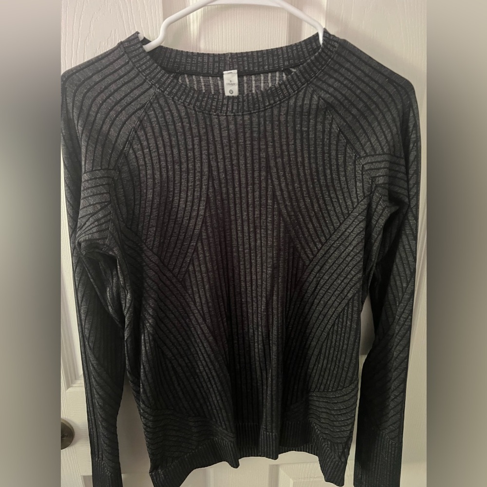 Lululemon long sleeve comfy shirt size 8